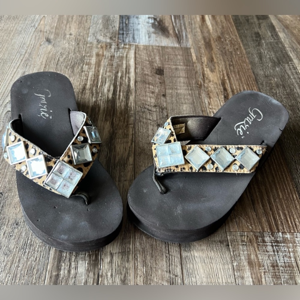 Preowned Grazie wedge heel sandals. Size 6